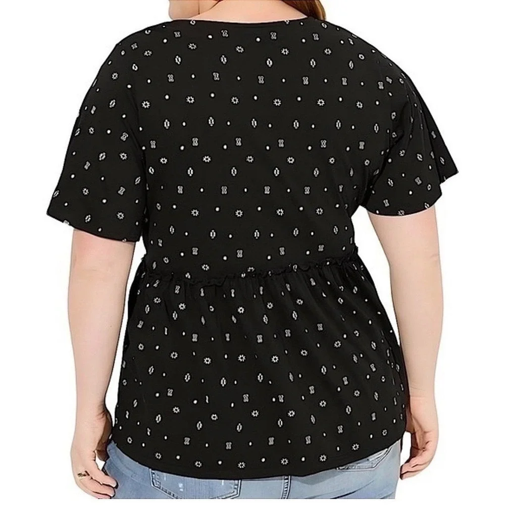 TORRID Deep Black Geo Vintage Cotton V-Neck Relaxed‎ Tie Front Top NWT Size 5X